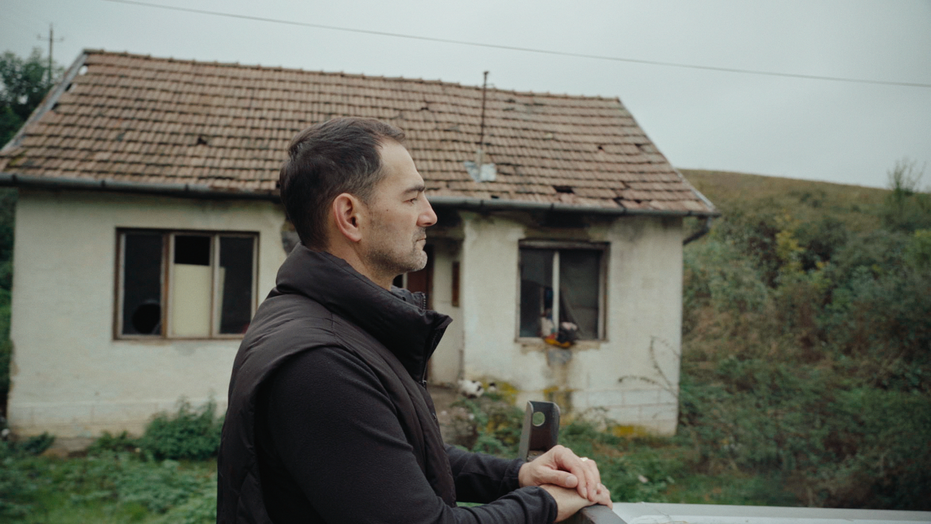 The Exhibition, documentary film by Dasa Raimanova and Bela Varadi. Festival distribution by Shortsfit. Shortfits. ShortsFit Distribucion. ShortsFit Distribution. Distribucion de cortos. Distribuzione di cortometraggi. Short Films. 2026